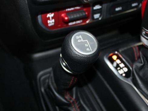 Used 2022 Jeep Gladiator Rubicon w/ Cold Weather Group AWD/4WD image 37