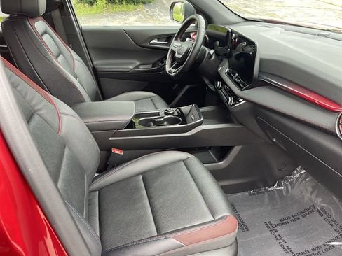 Used 2025 Chevrolet Equinox RS w/ Safety and Technology Package AWD/4WD image 17