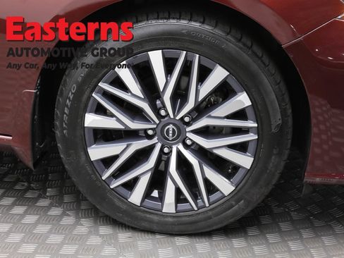 Used 2023 Nissan Altima 2.5 SV FWD image 31