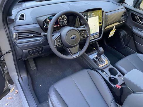 Used 2025 Subaru Forester Limited w/ Popular Package image 18