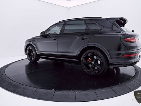 Used 2024 Bentley Bentayga AWD/4WD image 11