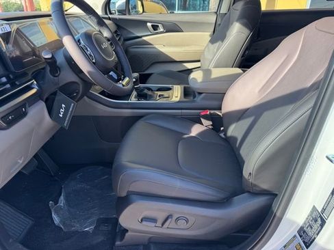 New 2026 Kia Carnival FWD image 14