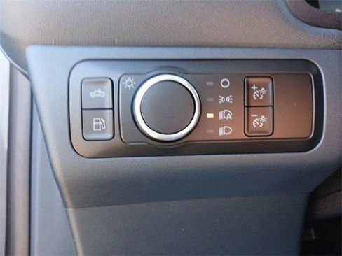 New 2025 Ford Maverick XL image 19