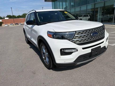 Used 2021 Ford Explorer Limited w/ Equipment Group 301A RWD image 2