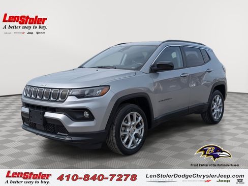 Used 2022 Jeep Compass Latitude image 1