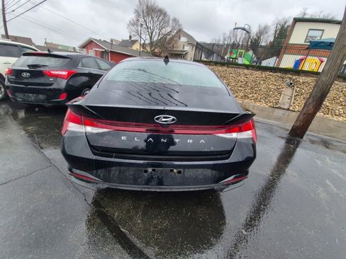 Used 2021 Hyundai Elantra SEL image 6