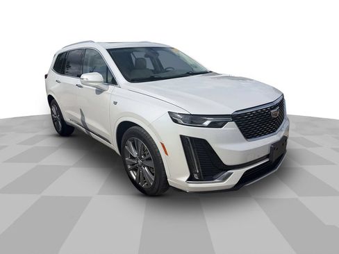 Used 2023 Cadillac XT6 Premium Luxury FWD image 4