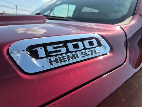 Used 2019 RAM 1500 Laramie AWD/4WD image 11
