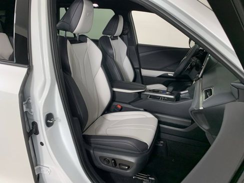 Used 2026 Lexus TX 500h AWD w/ Technology Package image 41