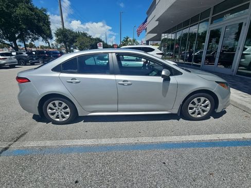 Used 2026 Toyota Corolla LE FWD image 2