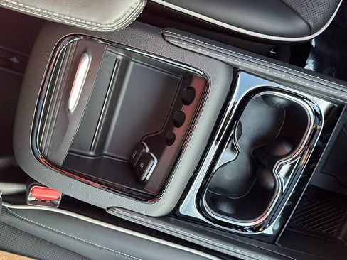 New 2026 Chrysler Pacifica Limited w/ S Appearance Package image 27