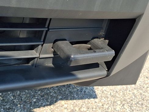 Used 2024 Tesla Cybertruck AWD Crew Cab image 27
