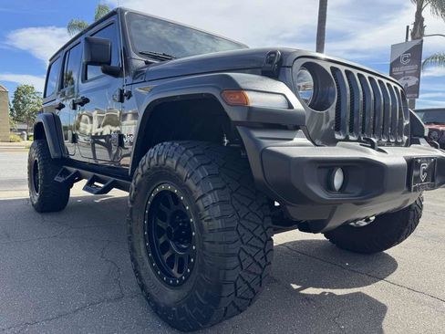 Used 2019 Jeep Wrangler Unlimited Sport S image 10