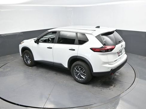 Used 2024 Nissan Rogue S AWD/4WD image 45
