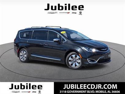 Used 2018 Chrysler Pacifica Limited w/ Advanced Safetytec Group