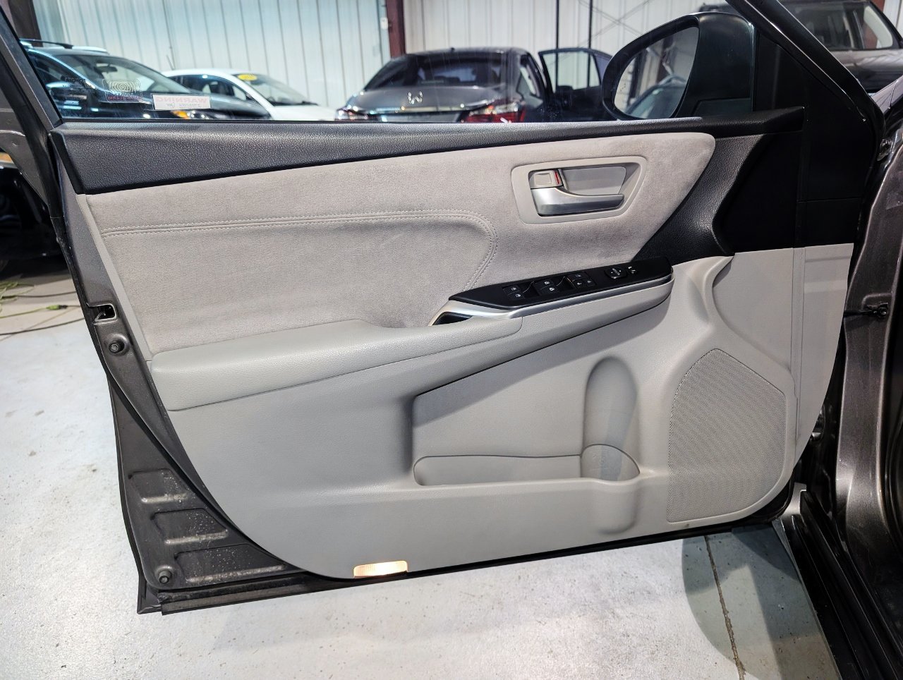 Used 2016 Toyota Camry XSE w/ Moonroof Package FWD image 14