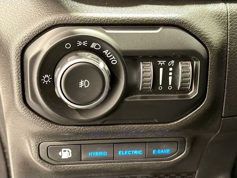 Used 2021 Jeep Wrangler Unlimited Sahara image 10