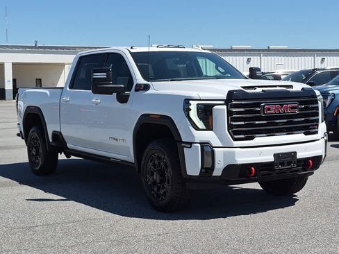 Used 2024 GMC Sierra 2500 AT4 w/ AT4 Premium Plus Package AWD/4WD image 3