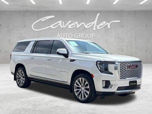 Used 2022 GMC Yukon XL Denali AWD/4WD image 2