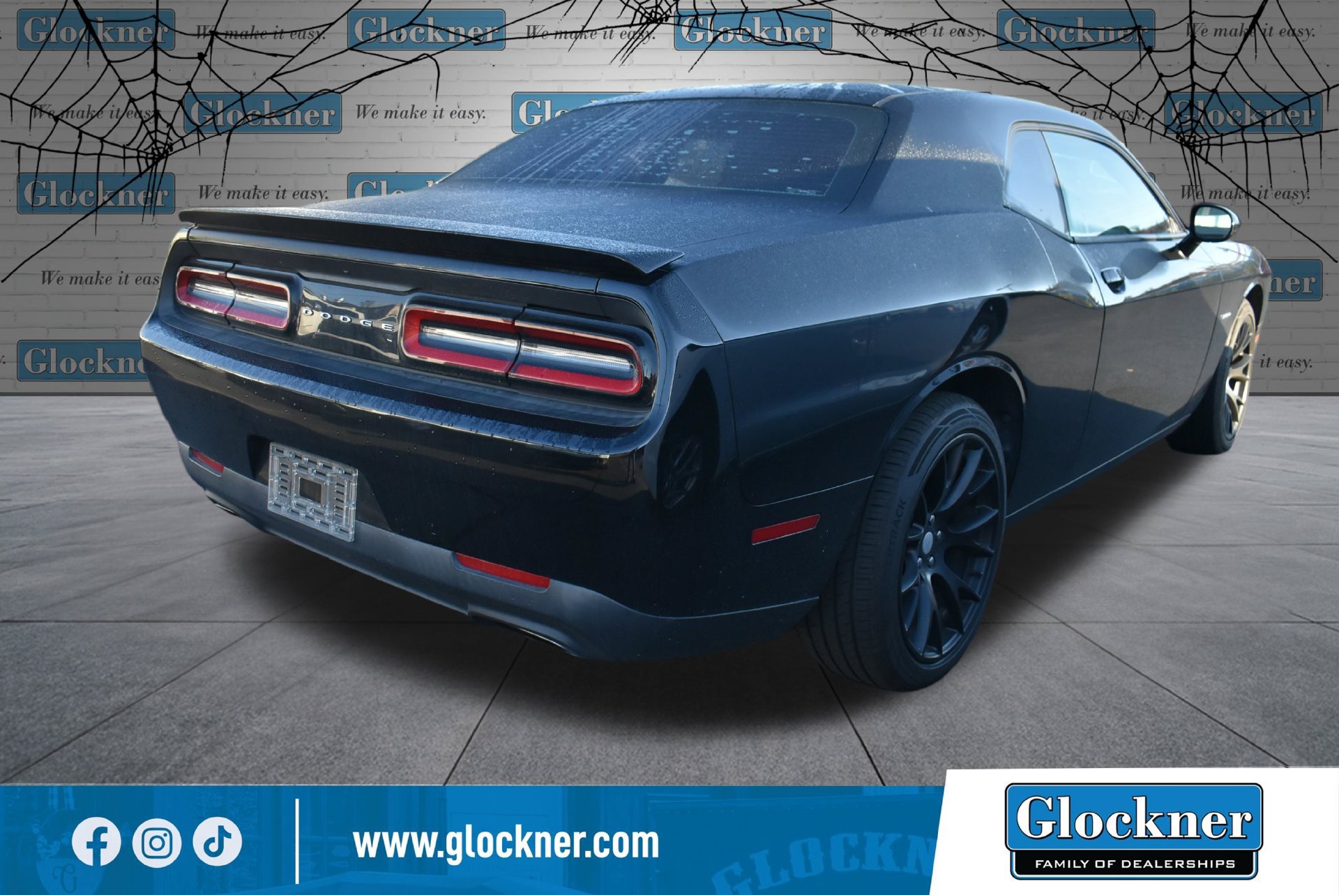 Used 2016 Dodge Challenger R/T RWD image 4