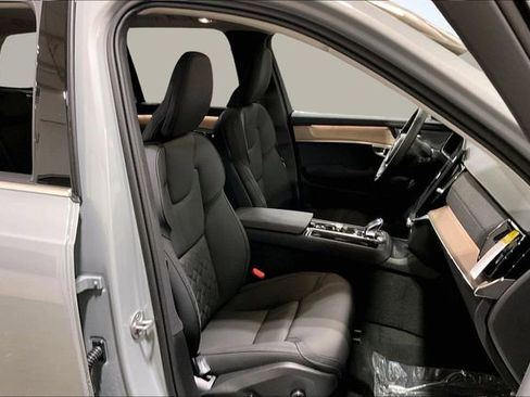 New 2026 Volvo XC90 T8 Plus w/ Protection Package Premier AWD/4WD image 12