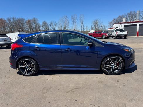 Used 2016 Ford Focus ST w/ Equipment Group 401A image 6