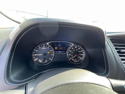 Used 2018 Nissan Pathfinder S FWD image 5