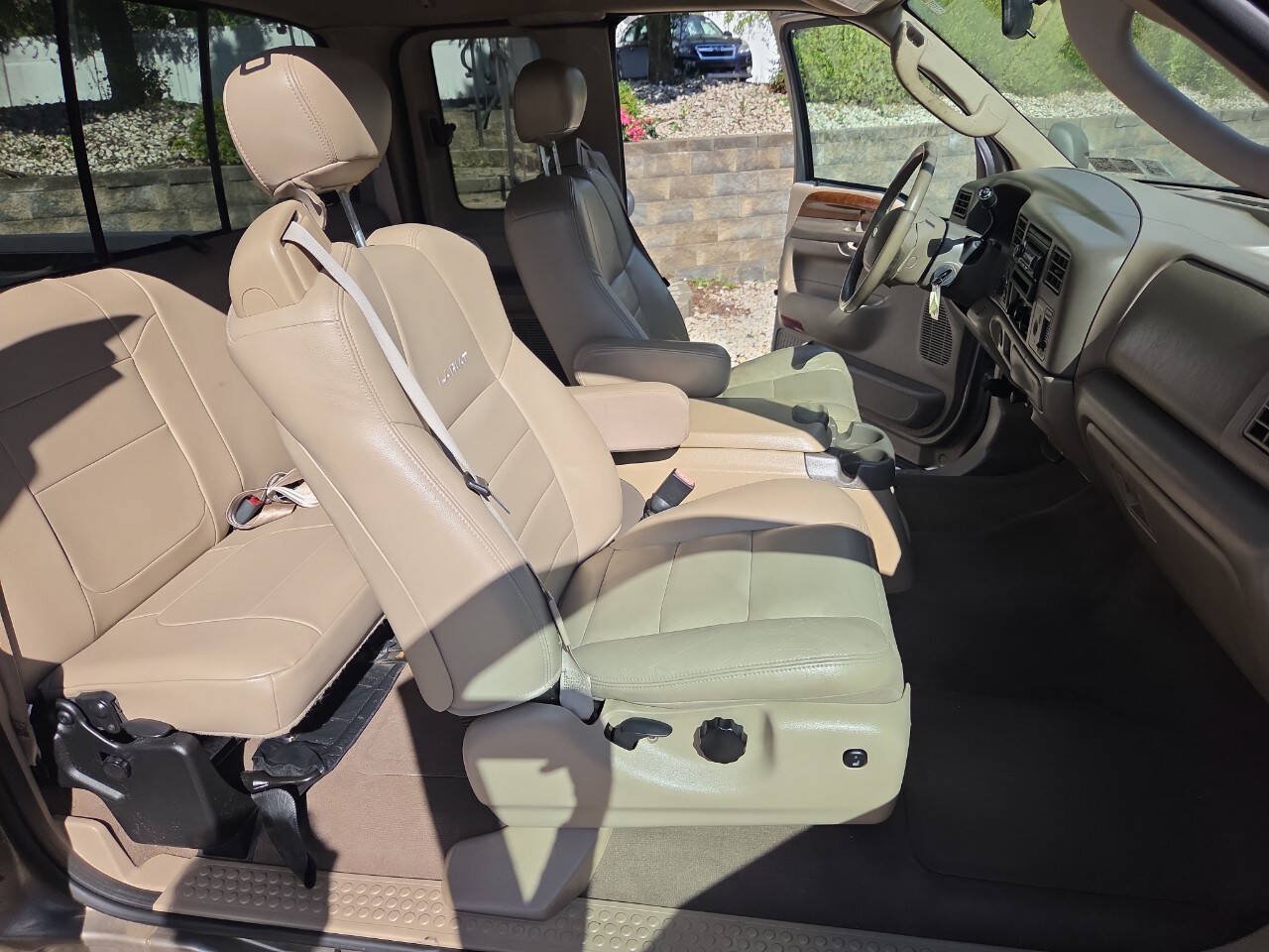 Used 2004 Ford F250 Lariat AWD/4WD image 31
