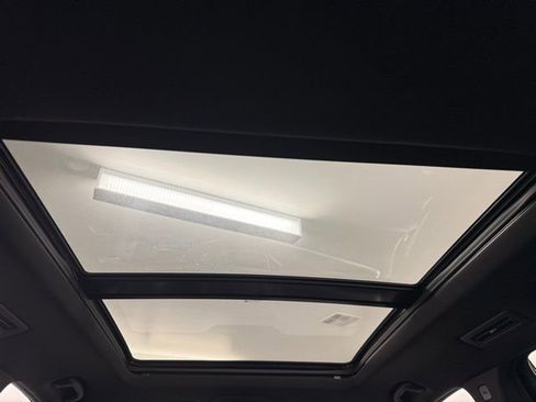 Used 2022 Cadillac XT6 Premium Luxury w/ Technology Package image 30