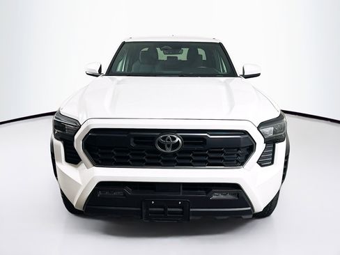 Used 2025 Toyota Tacoma TRD Off-Road AWD/4WD image 2