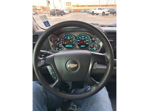 Used 2013 Chevrolet Silverado 2500 W/T w/ Snow Plow Prep Package image 18