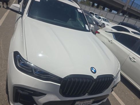 Used 2020 BMW X7 M50i w/ Executive Package AWD/4WD image 2