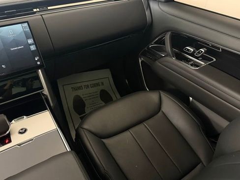 Certified 2025 Land Rover Range Rover SE image 24