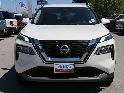 Used 2023 Nissan Rogue SV AWD/4WD image 3