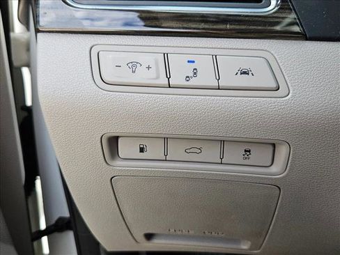 Used 2016 Hyundai Sonata Limited w/ Option Group 02 image 13