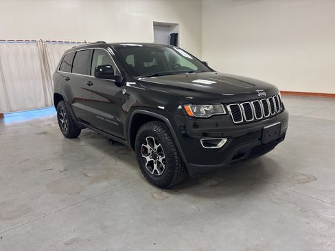 Used 2017 Jeep Grand Cherokee Laredo w/ Quick Order Package 23E image 2