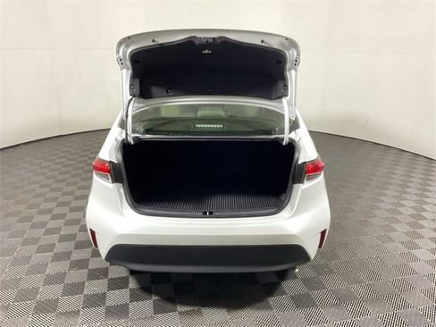 Used 2024 Toyota Corolla LE image 13
