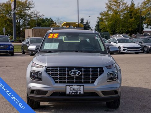 Certified 2023 Hyundai Venue SEL image 2