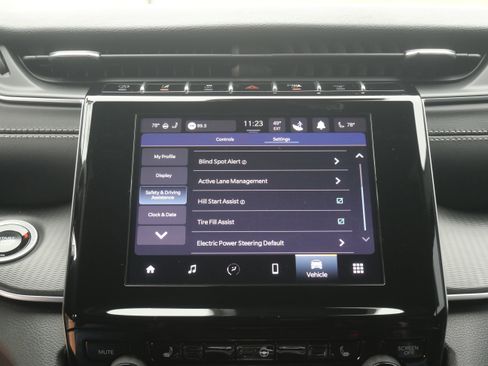 Used 2025 Jeep Grand Cherokee L Altitude image 18