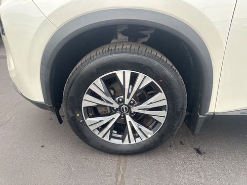 Used 2023 Nissan Rogue SV w/ SV Premium Package image 28