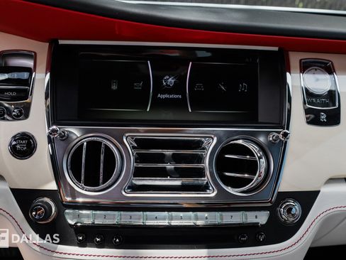 Used 2019 Rolls-Royce Wraith RWD image 25