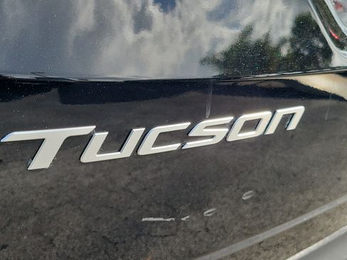 Used 2025 Hyundai Tucson SE FWD image 11