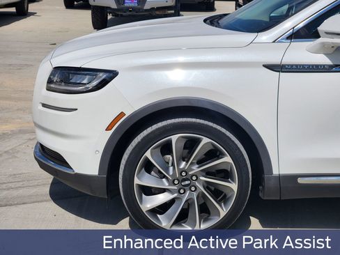 Used 2021 Lincoln Nautilus Reserve w/ Equipment Group 201A image 11