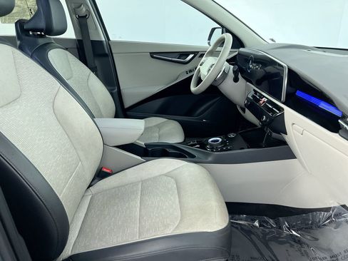 Certified 2023 Kia Niro Wave image 24