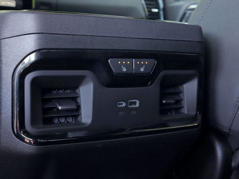 Used 2025 GMC Sierra 1500 AT4 w/ Technology Package AWD/4WD image 25
