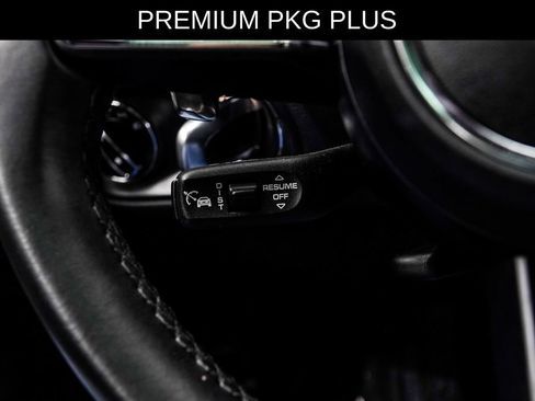 Used 2023 Porsche Macan AWD/4WD image 42