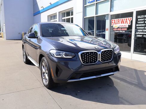 Used 2023 BMW X4 xDrive30i w/ Premium Package AWD/4WD image 2