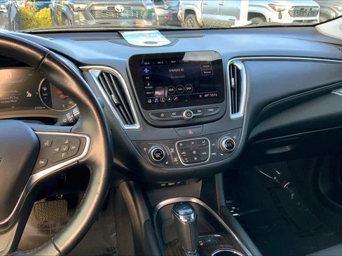 Used 2020 Chevrolet Malibu Premier FWD image 6