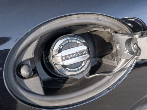 Certified 2024 Porsche 718 Cayman image 34