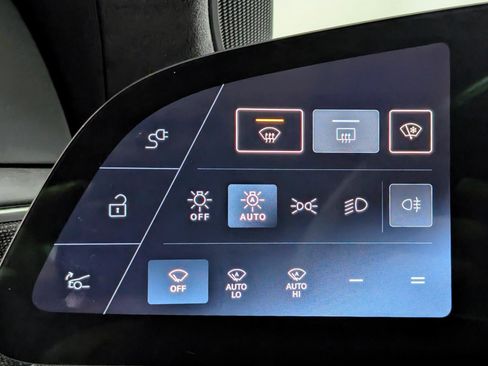 Used 2025 Lucid Air Pure image 31